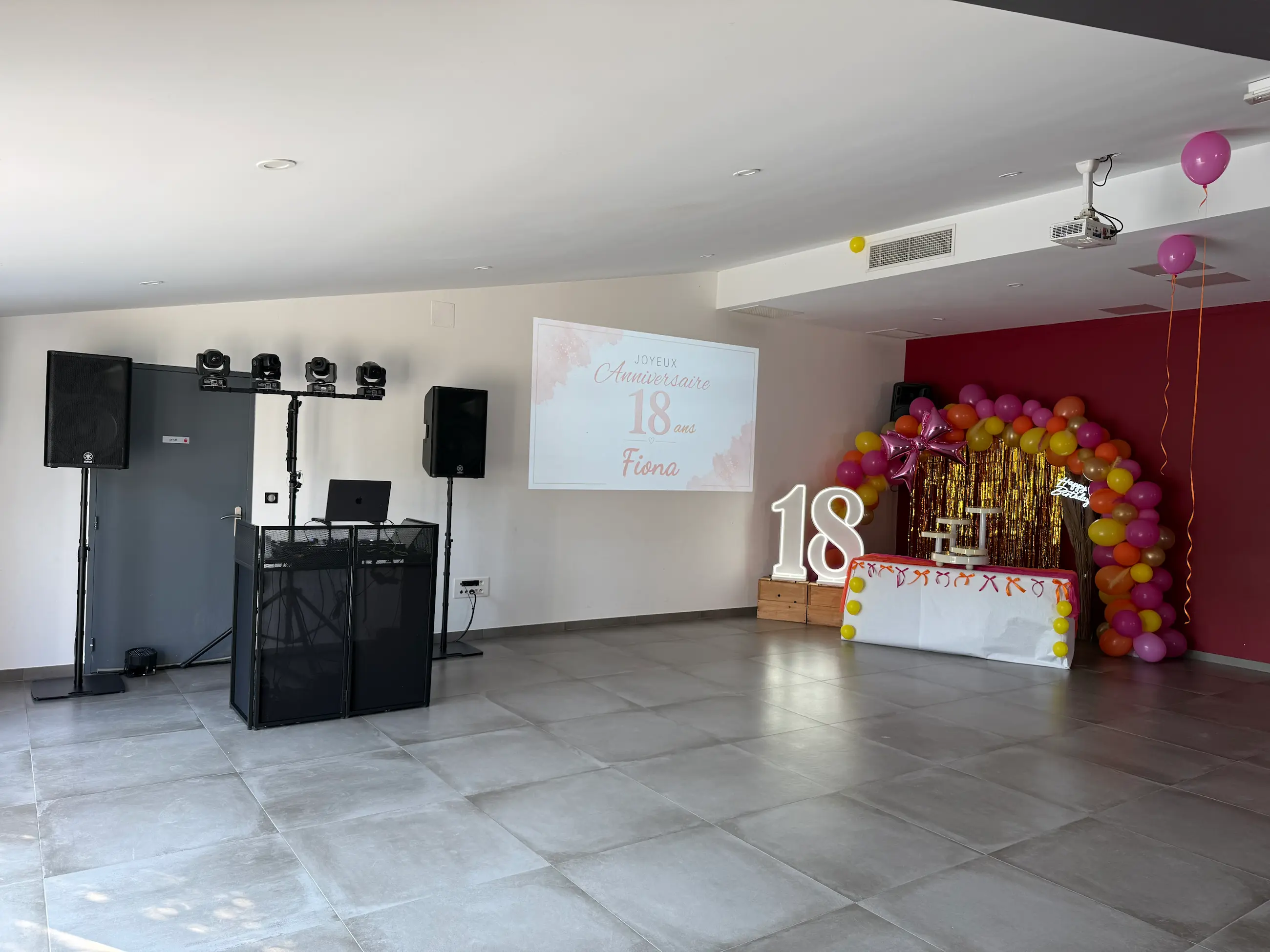 Animation soirée dansante en intérieur pour l’anniversaire 18 ans de Fiona, le 11 juillet 2026