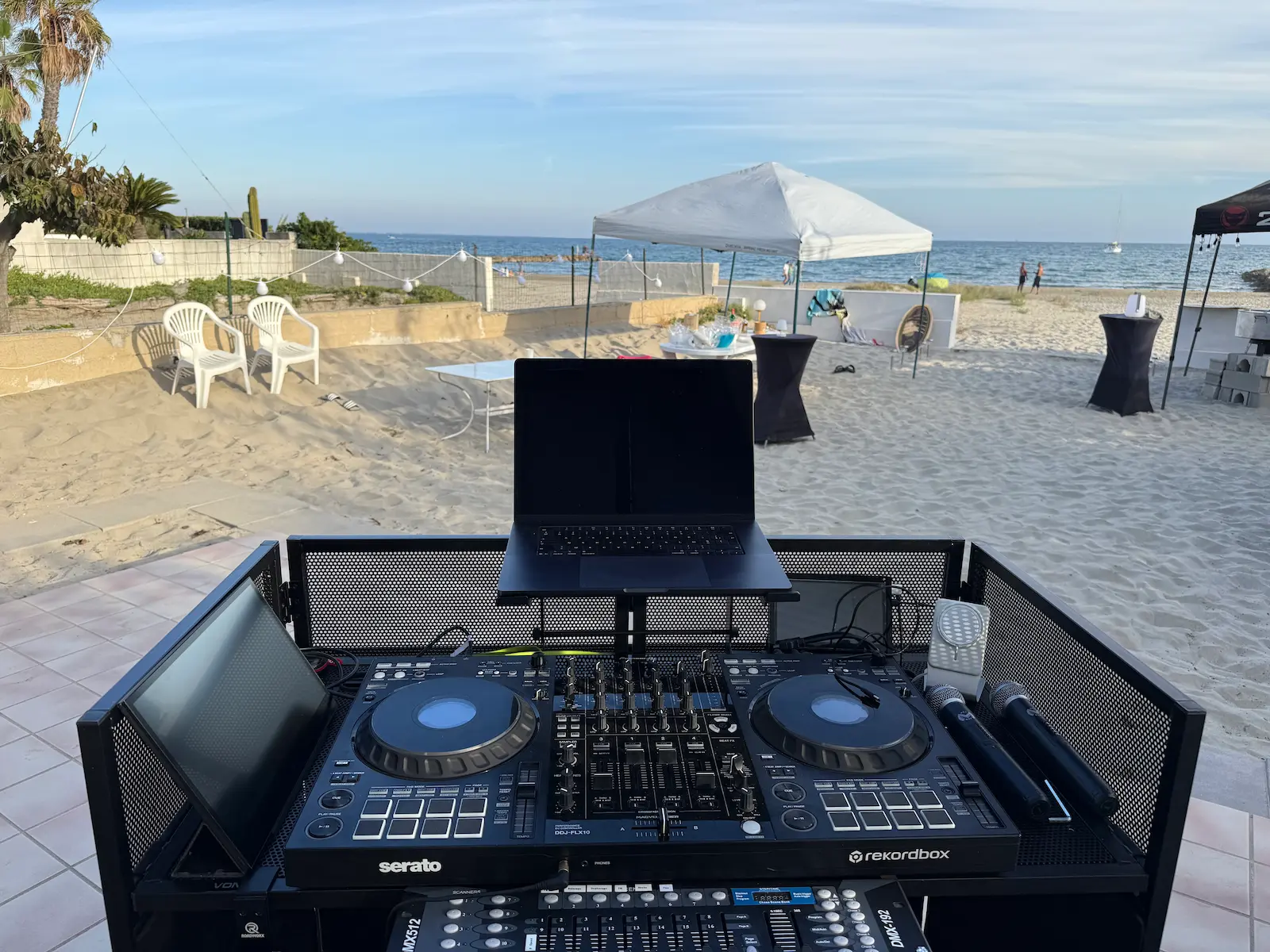Vue de la soirée d’anniversaire 50 ans d’Émilie en bord de plage à Carnon