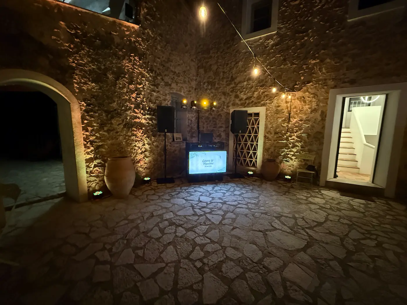 Soirée dansante de nuit animée par DJ Mika au mariage de Laura et Maxime